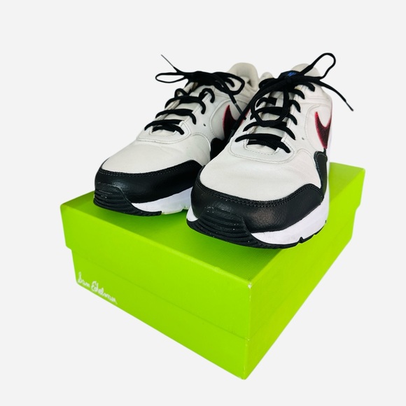 Nike Air Max SC White and Black Sneakers with Air Max Cushioning. - Picture 3 of 9